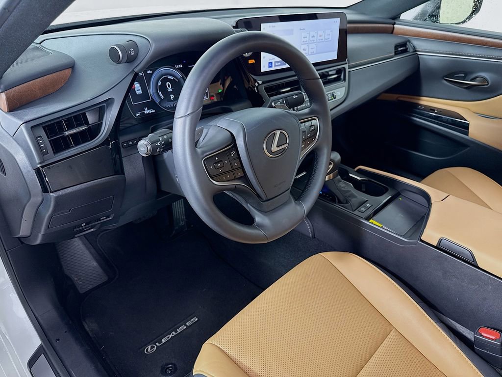 Certified 2025 Lexus ES 300h w/ Premium Package image 9