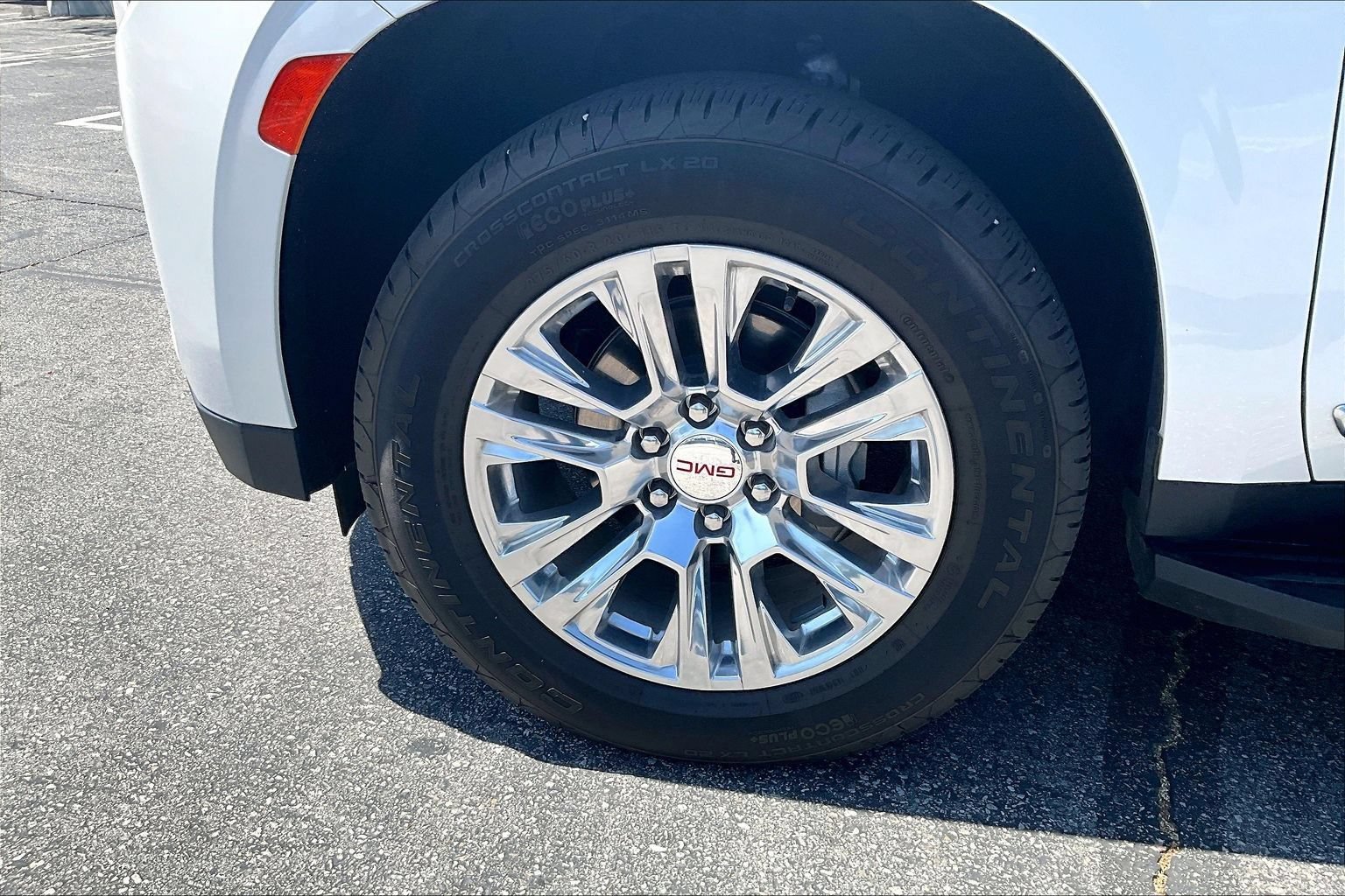 Used 2024 GMC Yukon Denali AWD/4WD image 12