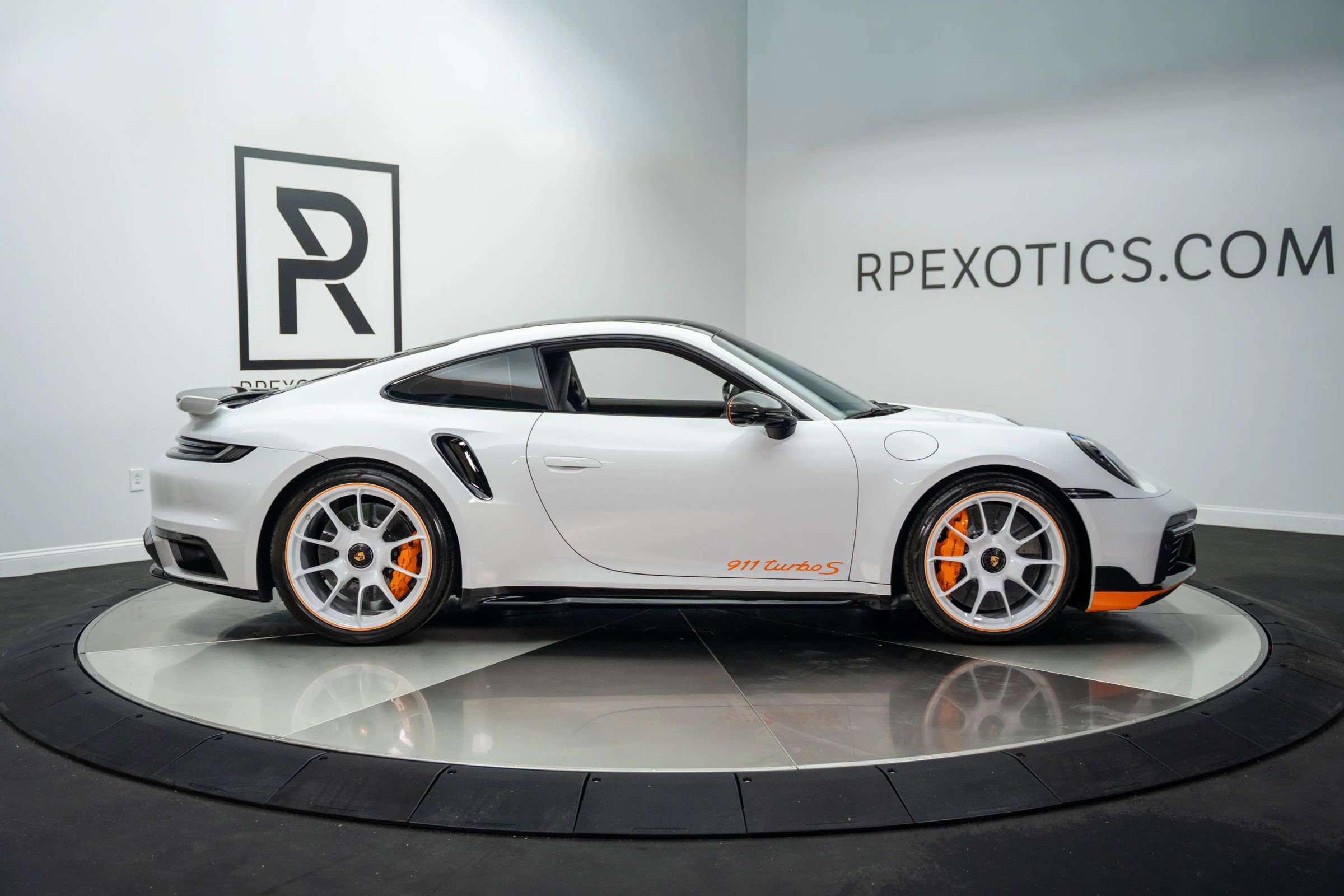 Used 2022 Porsche 911 Turbo S image 10