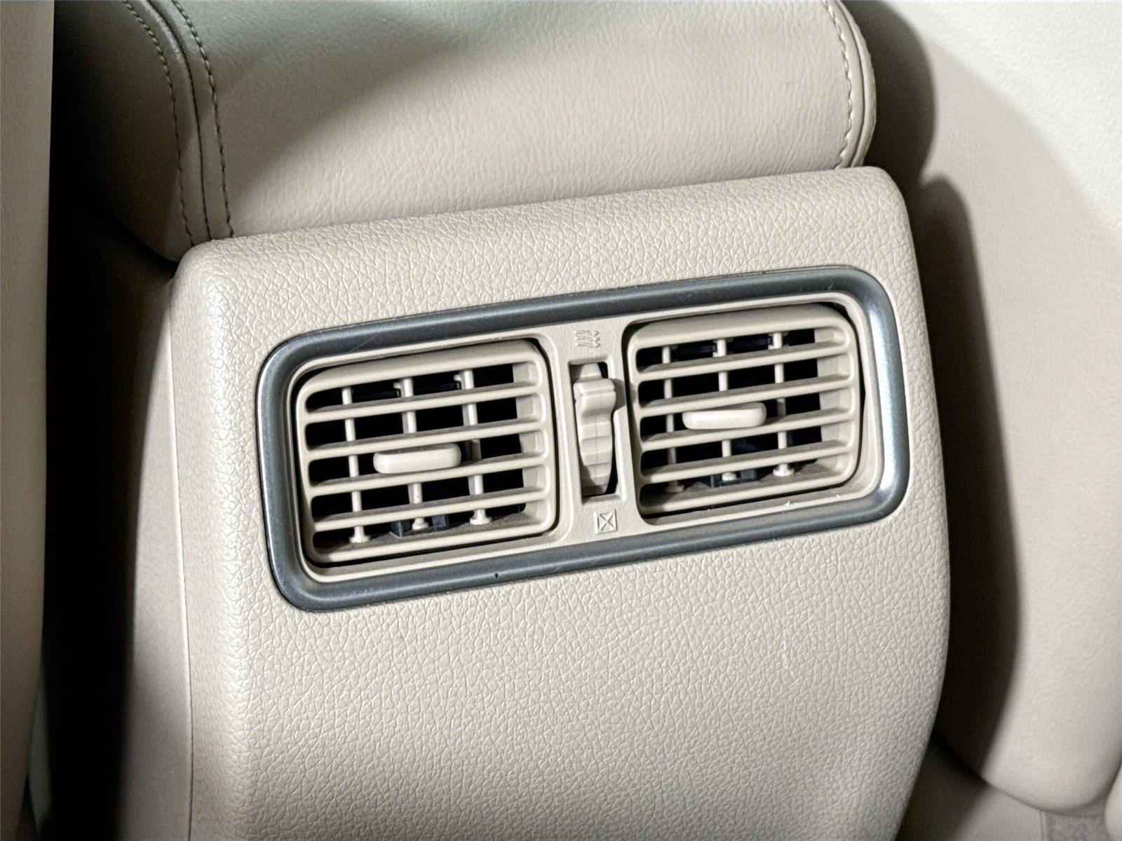 Used 2013 Nissan Altima 3.5 SL w/ Technology Pkg image 38