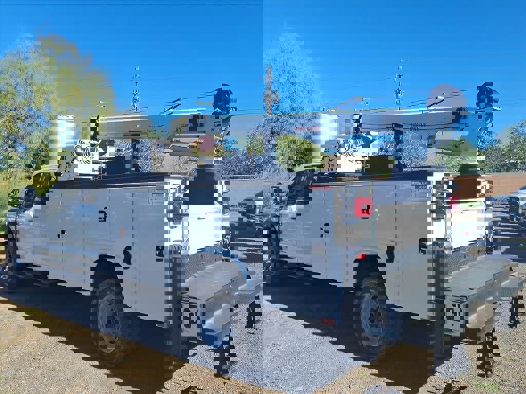 New 2026 Ford F550 4x4 Supercab Super Duty image 6