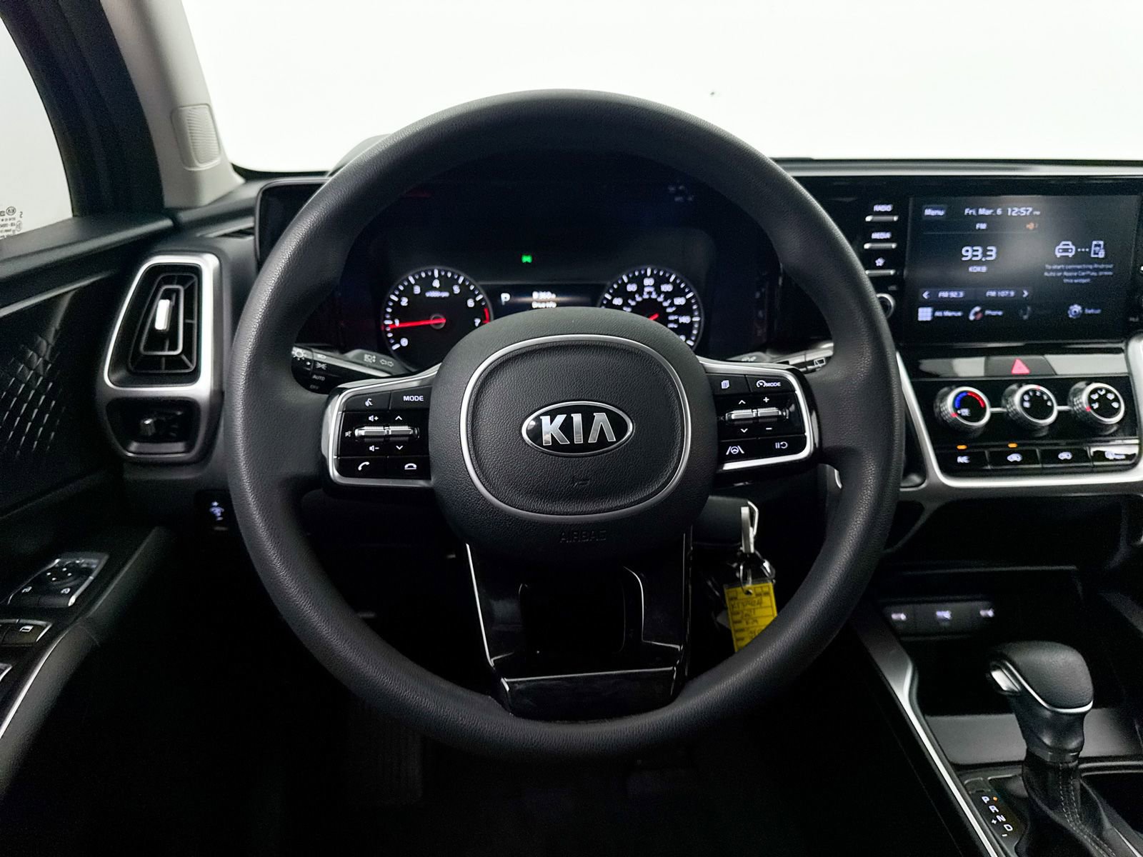 Used 2021 Kia Sorento LX image 3