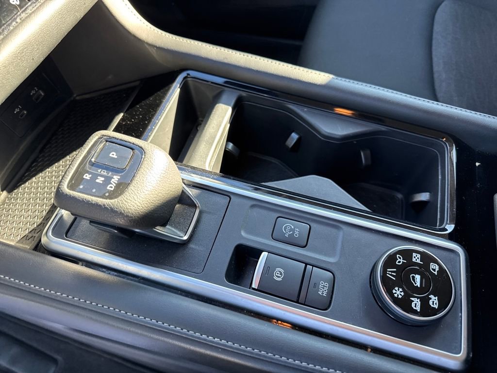 Used 2025 Nissan Pathfinder SV image 10