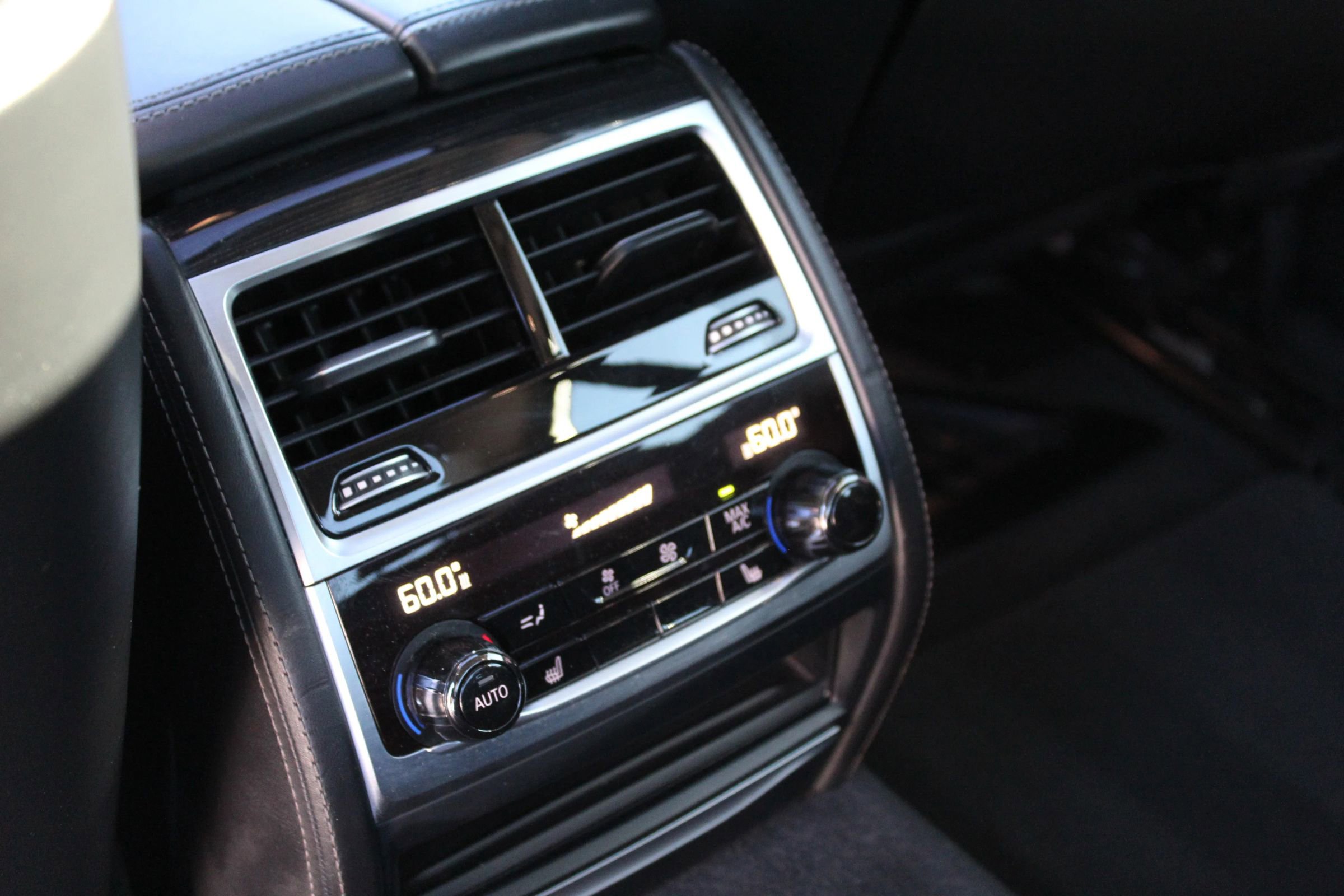 Used 2016 BMW 750i RWD image 13