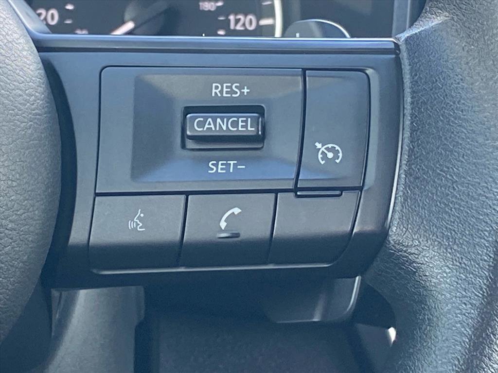 Used 2023 Nissan Rogue S AWD/4WD image 8