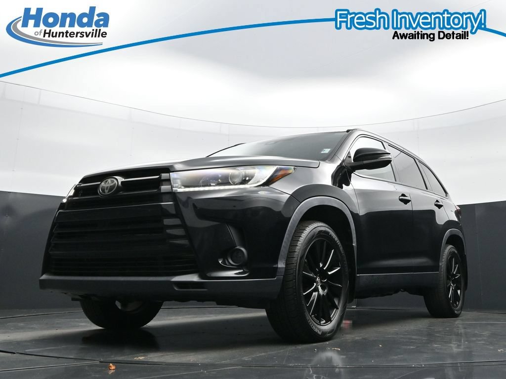 Used 2019 Toyota Highlander SE w/ Nightshade Edition AWD/4WD image 36