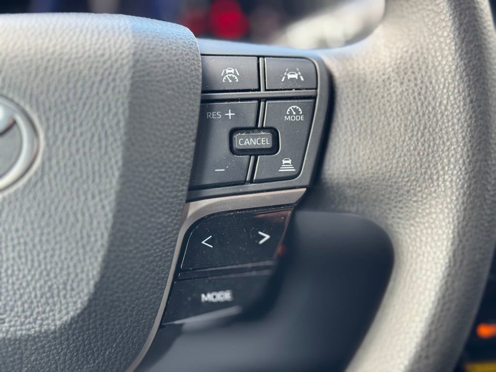 Used 2025 Toyota Camry LE image 31
