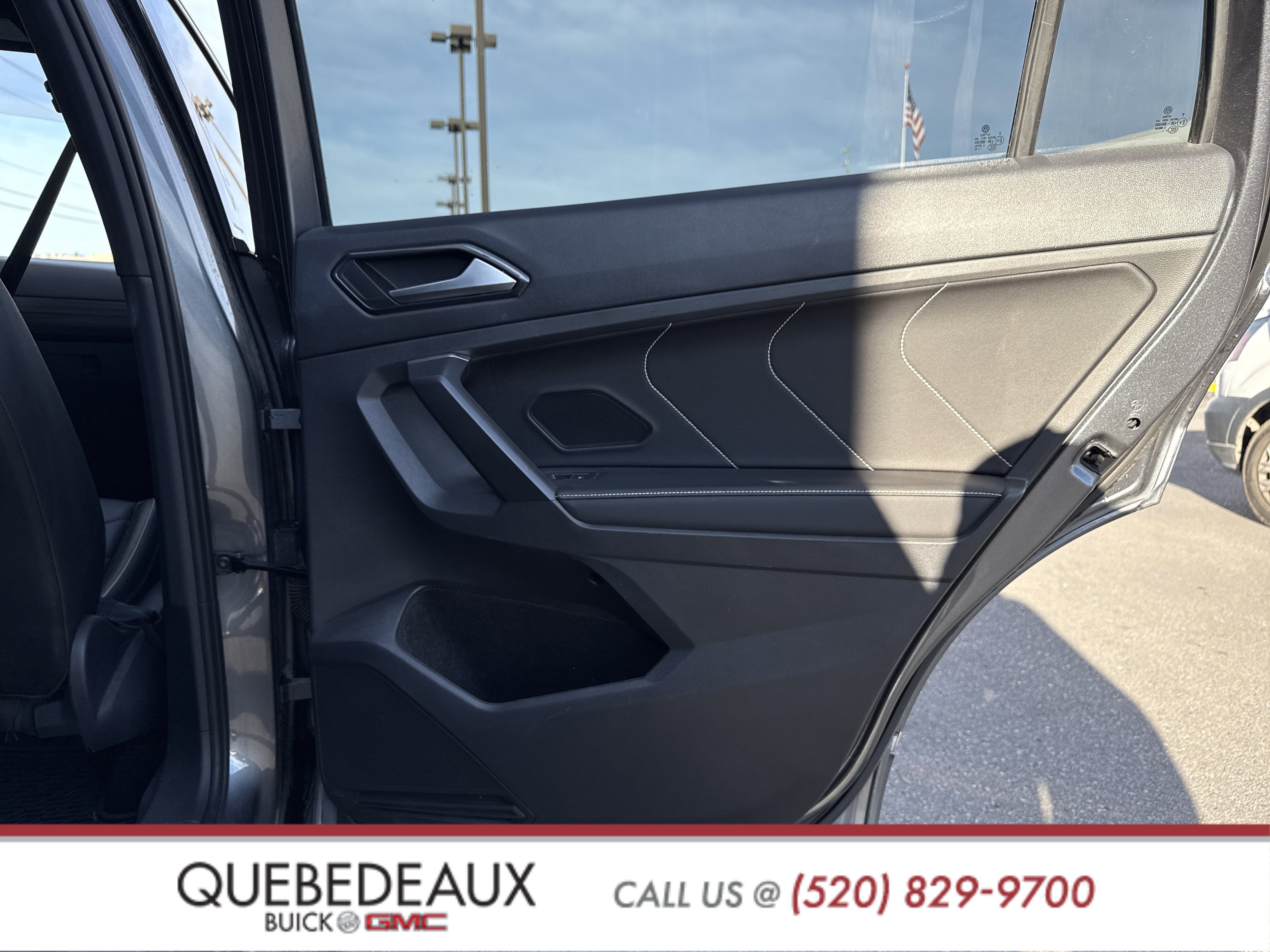 Used 2022 Volkswagen Tiguan SEL R-Line image 37