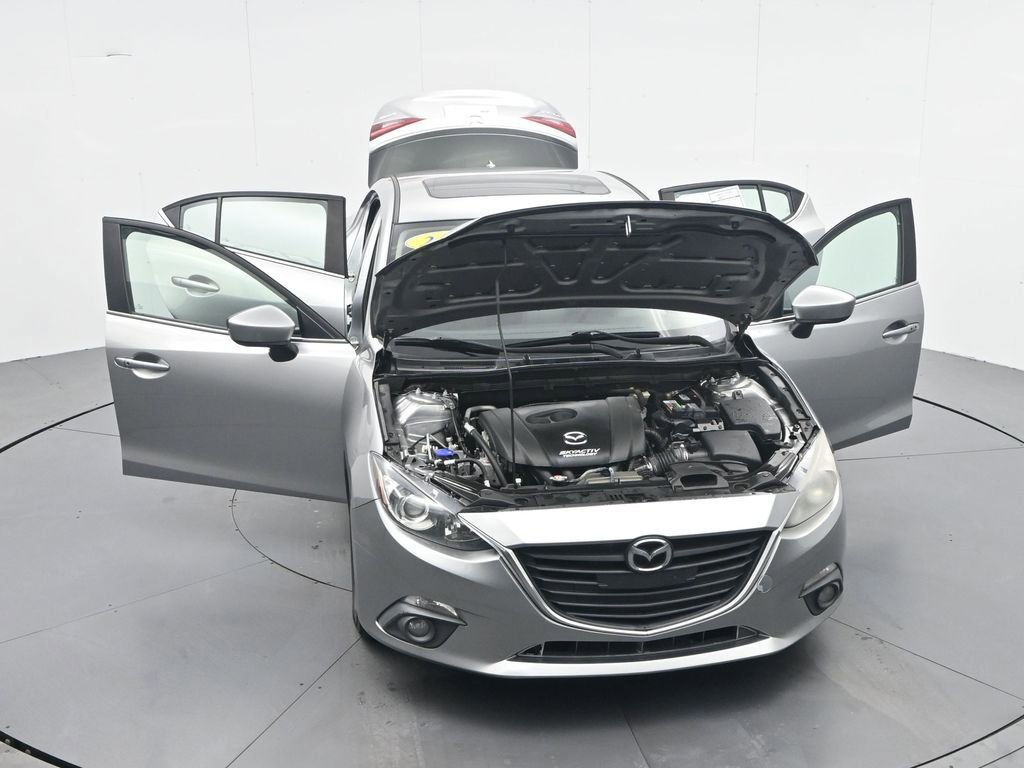 Used 2015 MAZDA MAZDA3 i Touring w/ Technology Package FWD image 32