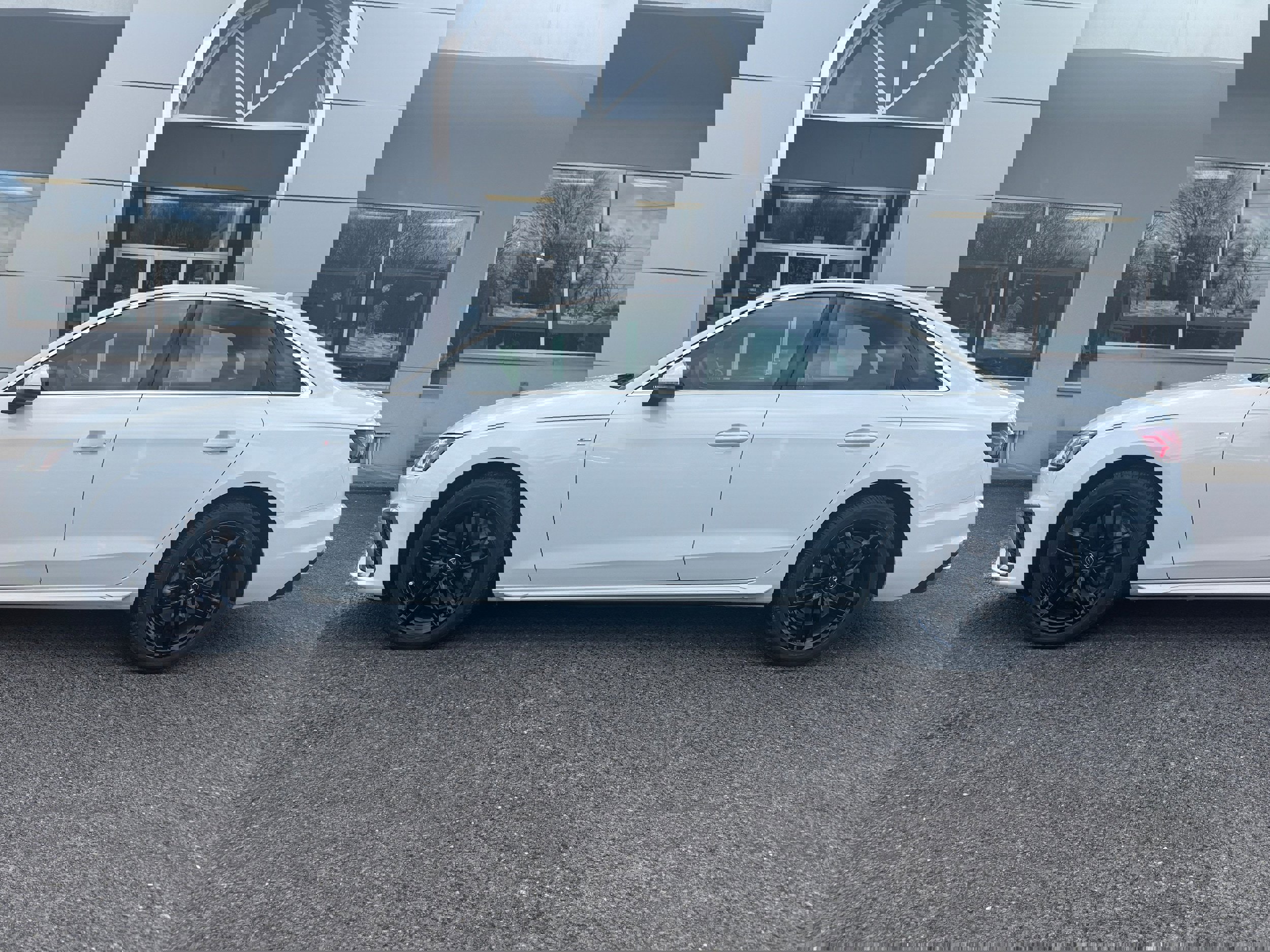 Used 2020 Audi A4 2.0T Premium Plus w/ Premium Plus Package image 2