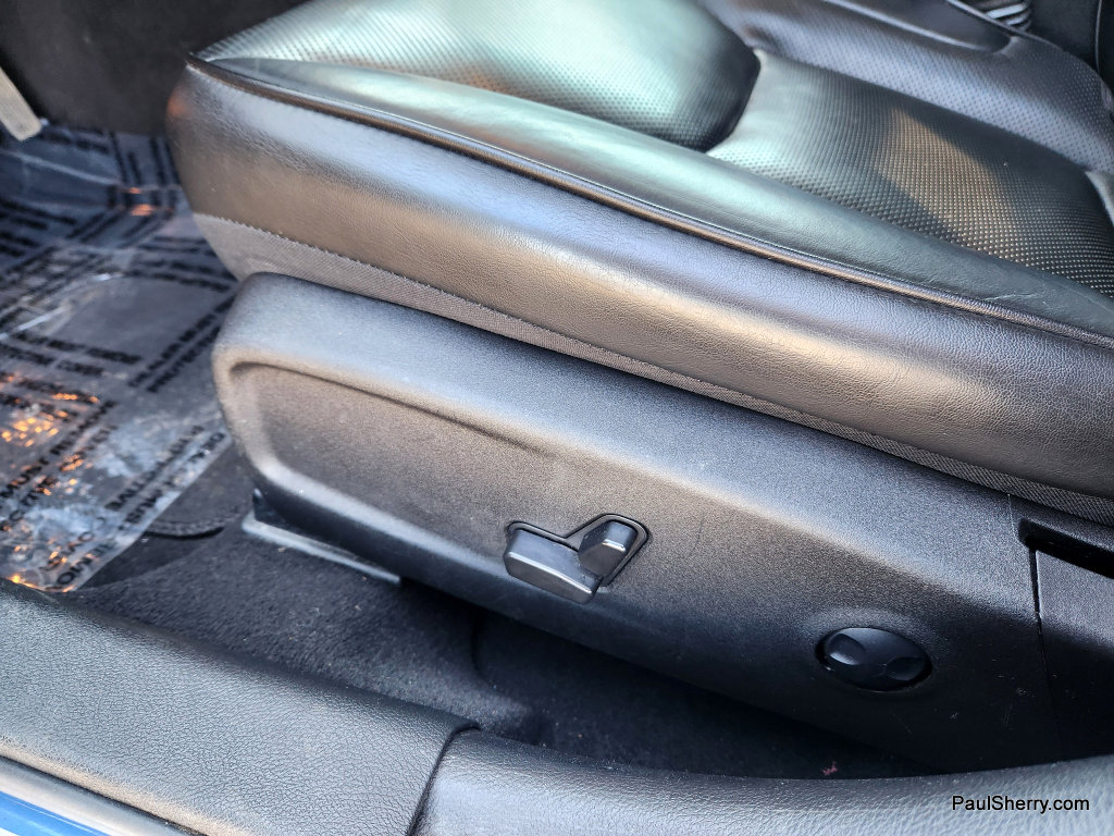 Used 2023 Chrysler 300 Touring L w/ Popular Equipment Group image 28