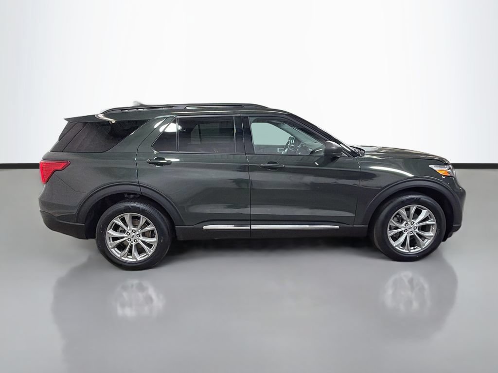 Used 2023 Ford Explorer XLT w/ Equipment Group 202A AWD/4WD image 10