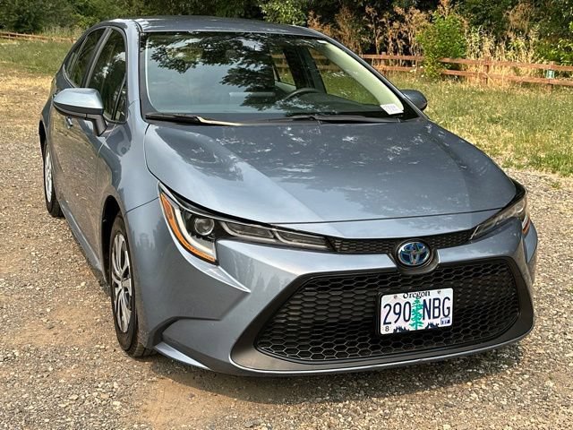 Used 2022 Toyota Corolla LE FWD image 2