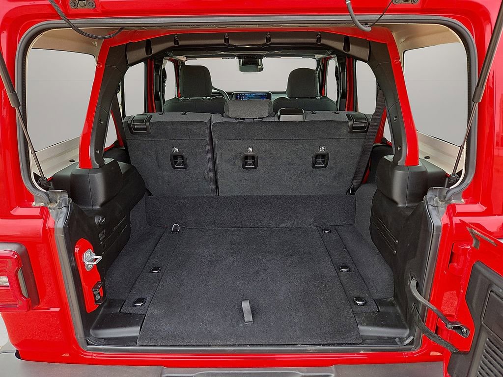 Used 2025 Jeep Wrangler Sahara 4xe image 14