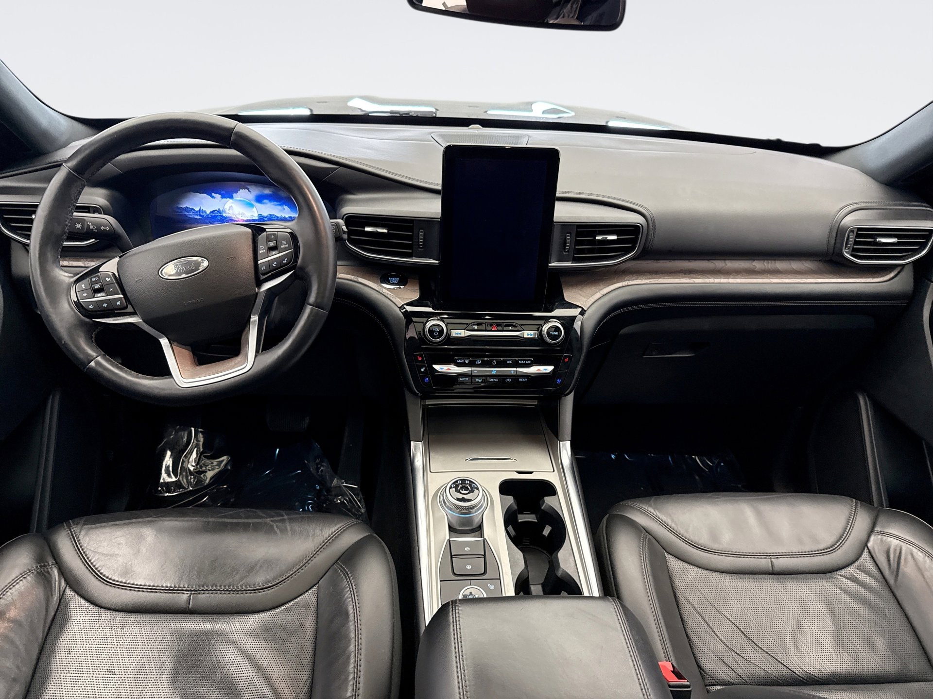 Used 2023 Ford Explorer Platinum w/ Premium Technology Package image 14