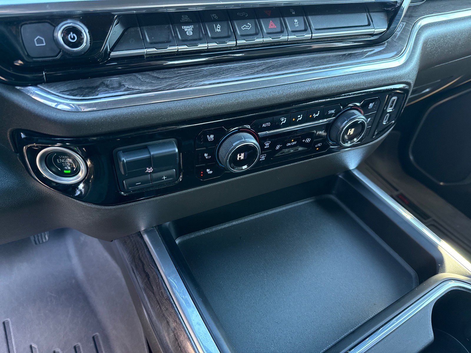 Used 2024 Chevrolet Silverado 3500 LTZ w/ LTZ Convenience Package image 19