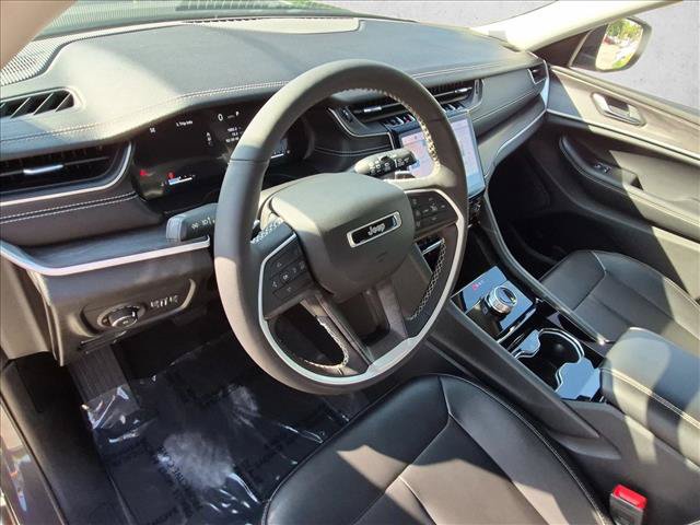 Used 2023 Jeep Grand Cherokee L Limited RWD image 10