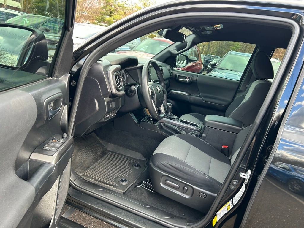 Used 2021 Toyota Tacoma TRD Off-Road image 18