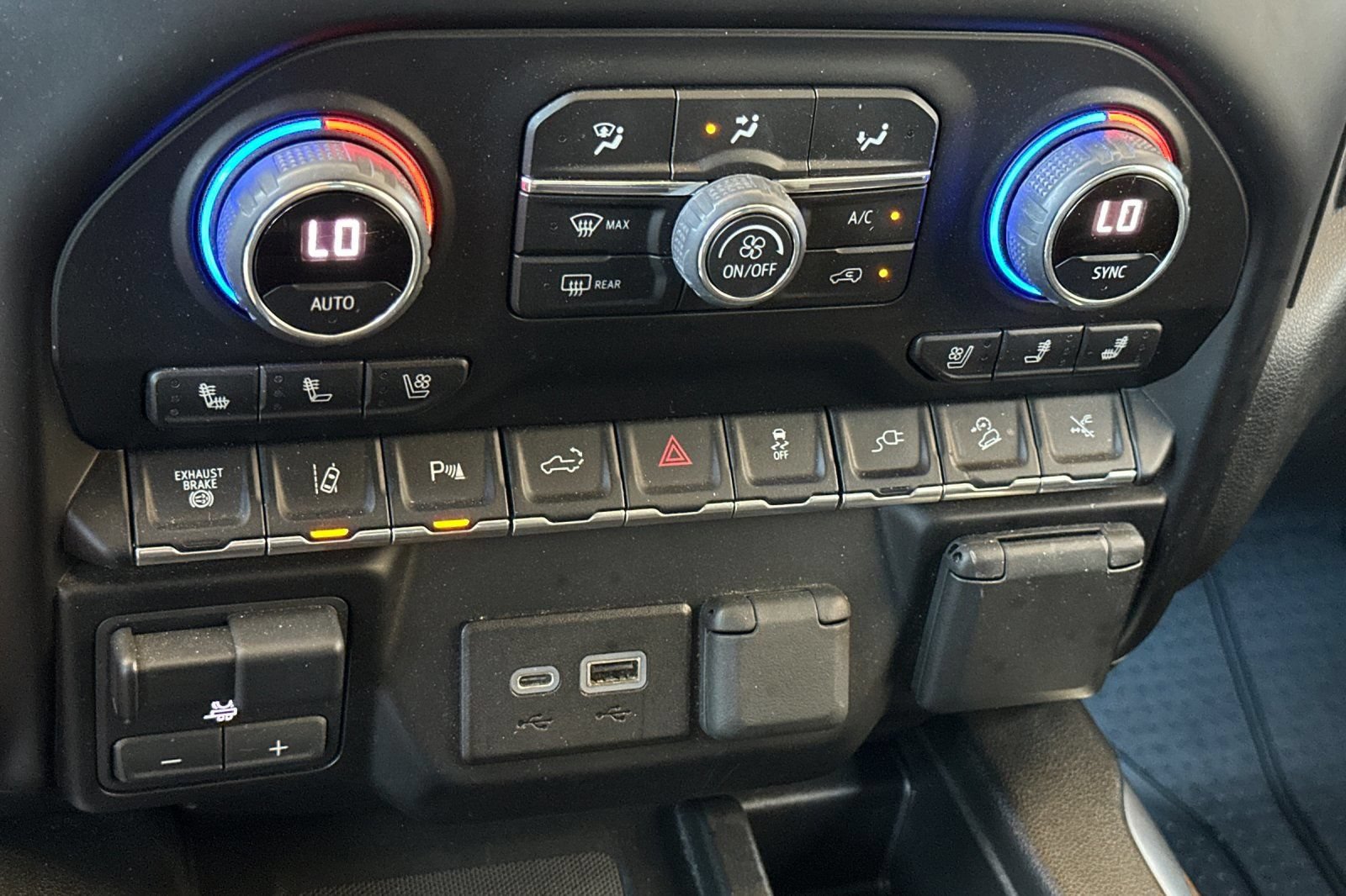 Certified 2023 Chevrolet Silverado 2500 High Country w/ Z71 Off-Road Package AWD/4WD image 21