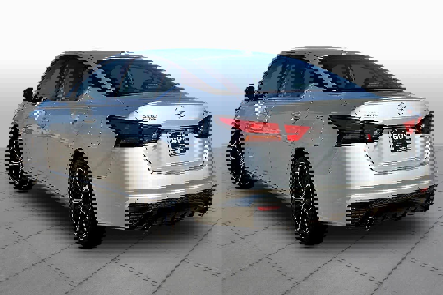 Used 2024 Nissan Altima 2.5 SR image 12