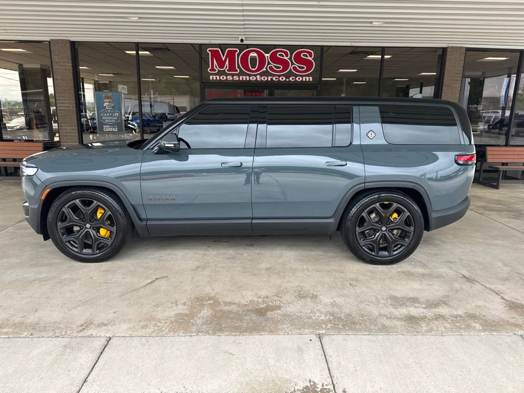 Used 2025 Rivian R1S Premium AWD/4WD image 4