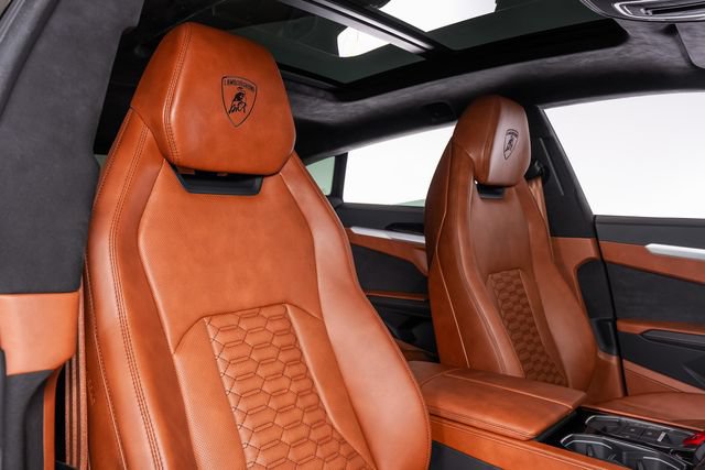 Used 2022 Lamborghini Urus AWD/4WD image 59