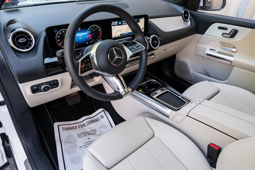 Used 2026 Mercedes-Benz GLA 250 w/ Sun & Sound Package image 16