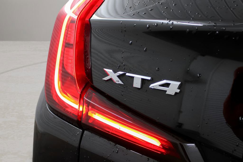 Used 2019 Cadillac XT4 Premium Luxury FWD image 31