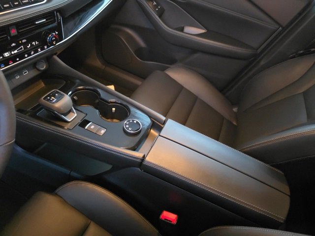 Used 2023 Nissan Rogue SL w/ SL Premium Package image 30