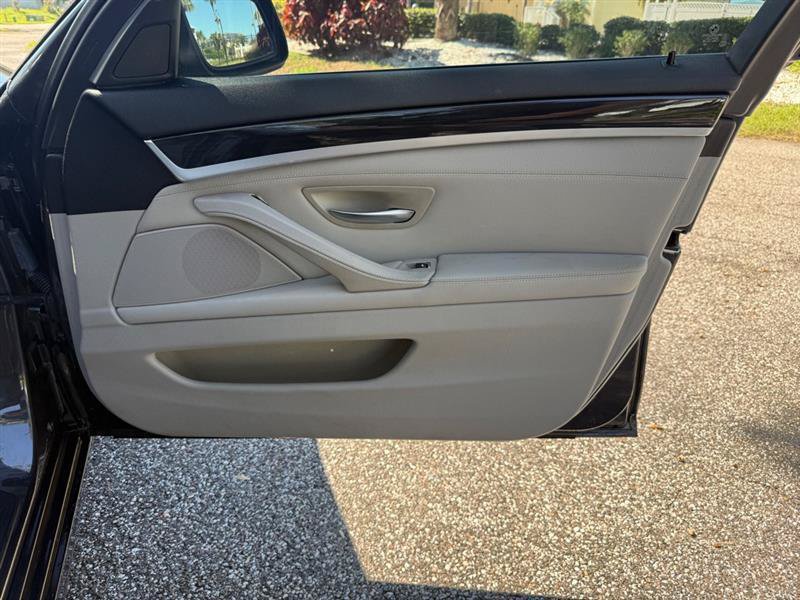 Used 2011 BMW 528i Sedan RWD image 19