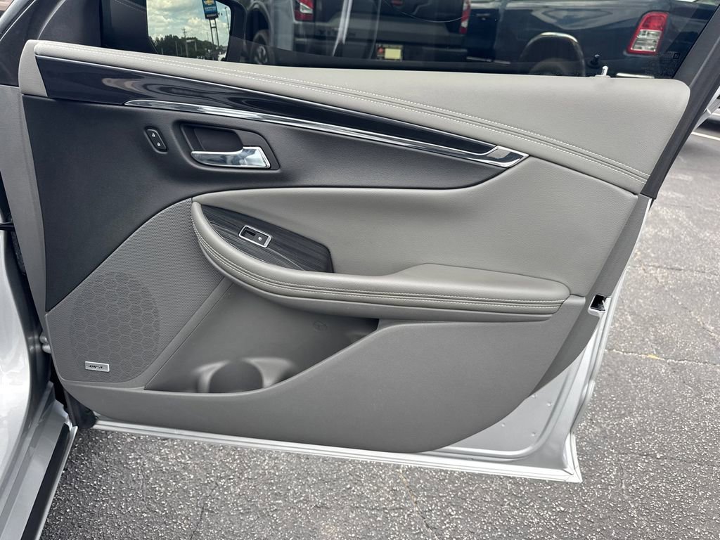 Used 2018 Chevrolet Impala Premier w/ Premier Confidence Package FWD image 15