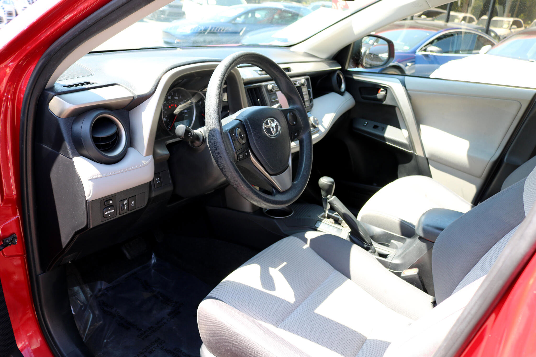 Used 2013 Toyota RAV4 XLE image 15