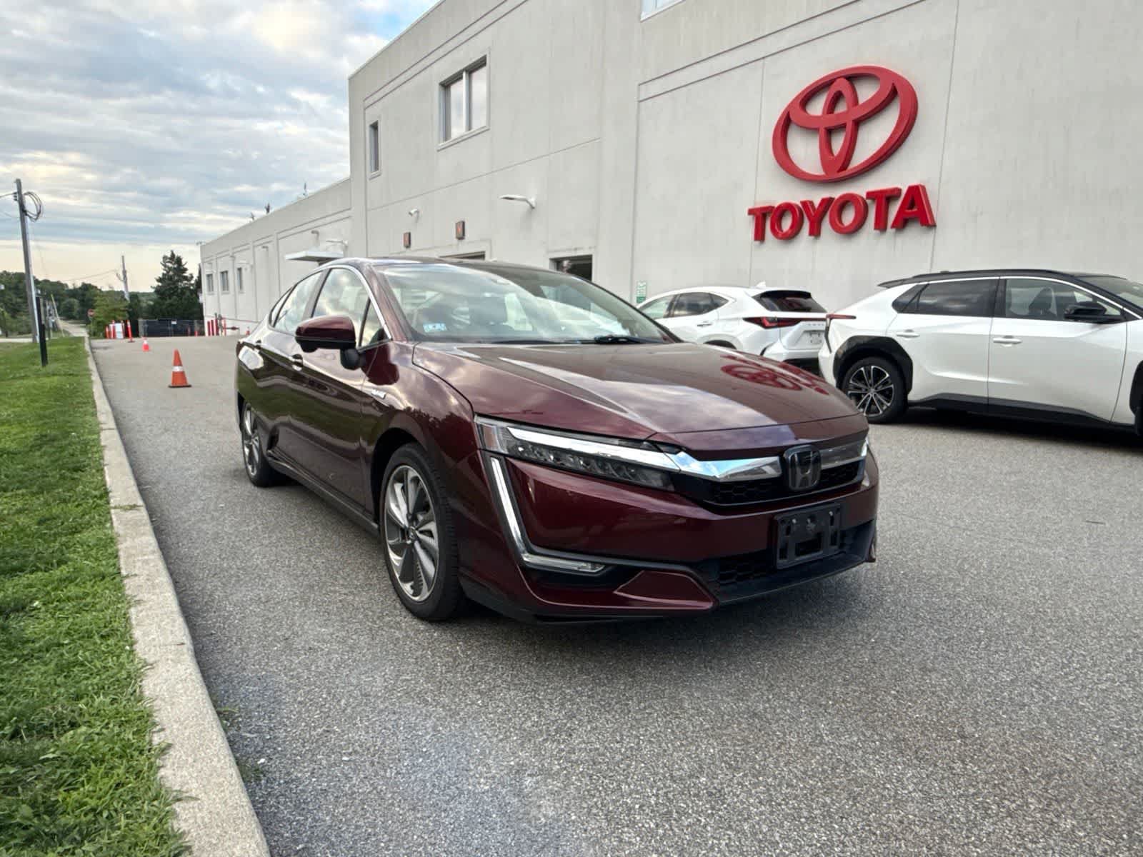 Used 2018 Honda Clarity Plug-In Hybrid image 3