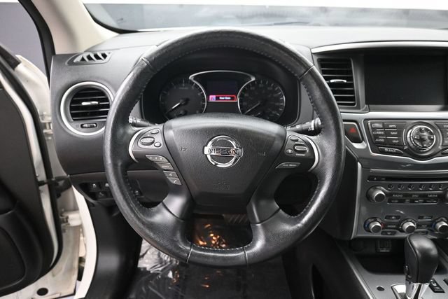Used 2019 Nissan Pathfinder SL AWD/4WD image 23