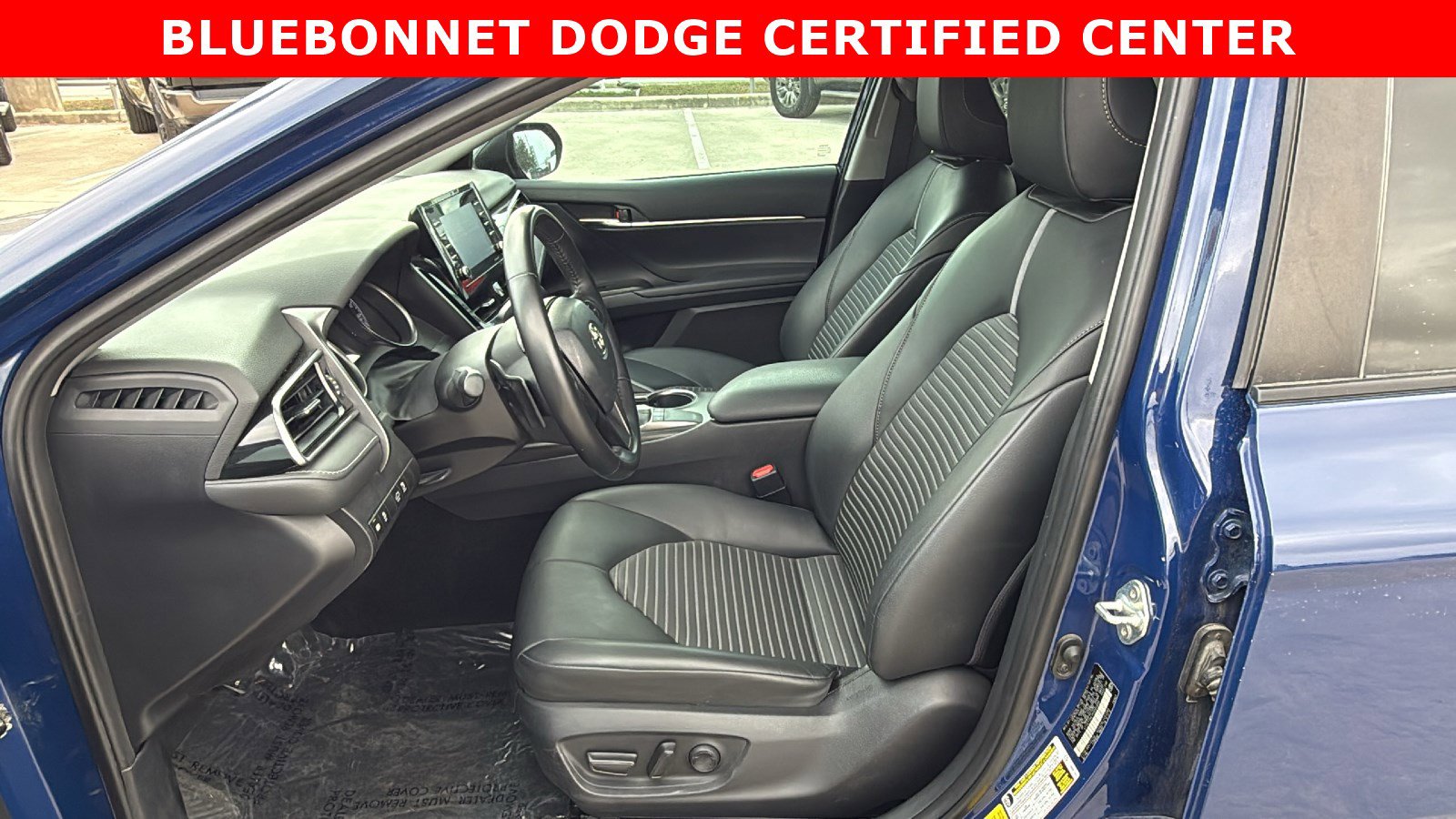 Used 2023 Toyota Camry SE image 9