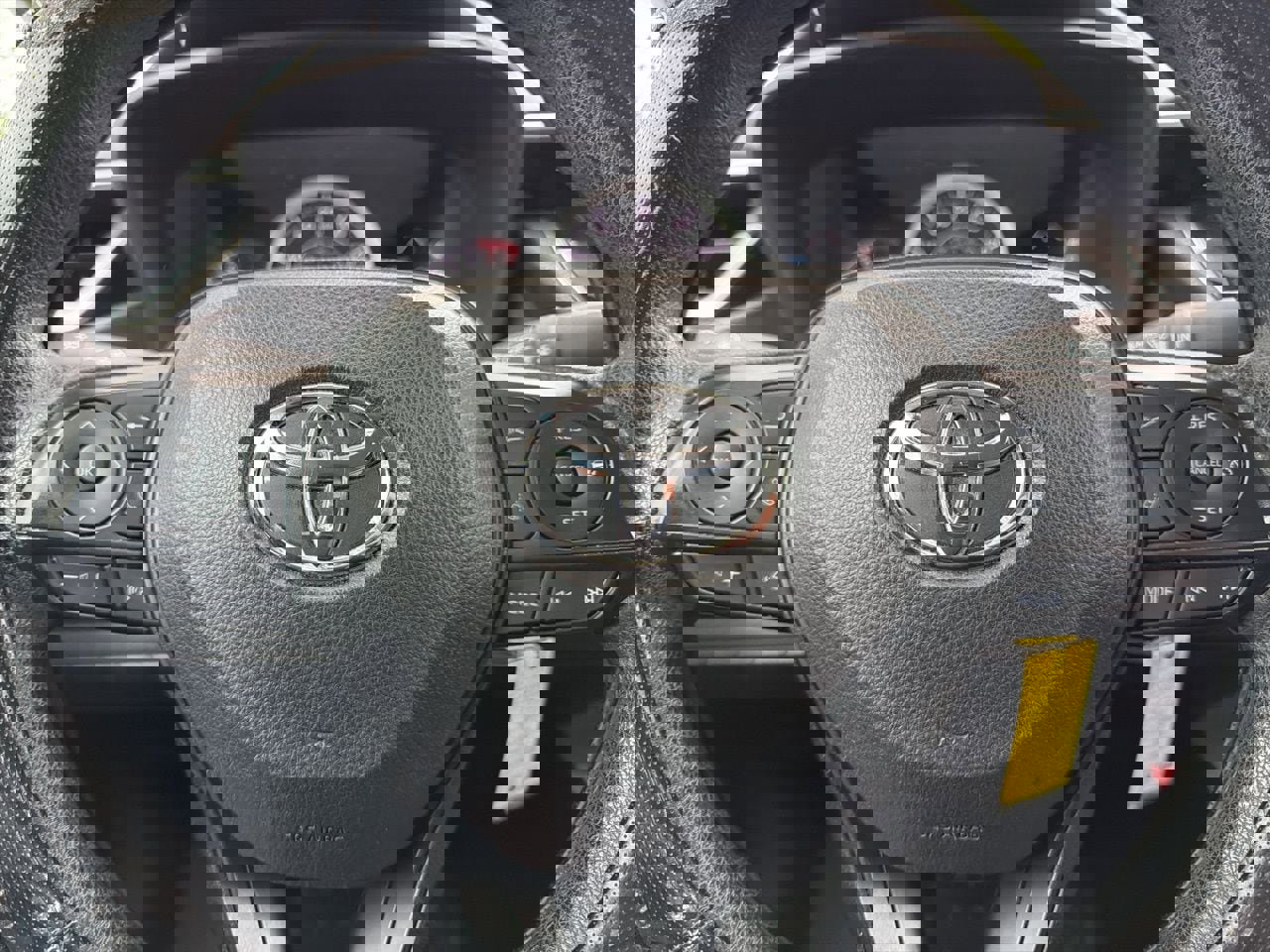 Used 2021 Toyota Corolla LE image 4