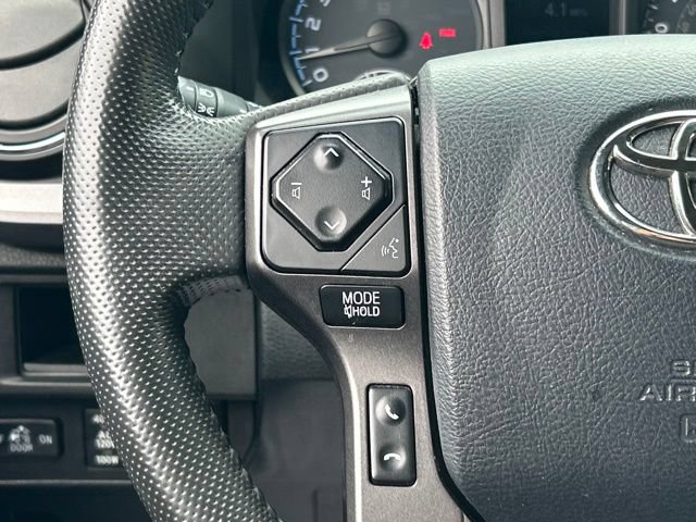 Used 2018 Toyota Tacoma TRD Off-Road w/ Technology Package AWD/4WD image 45