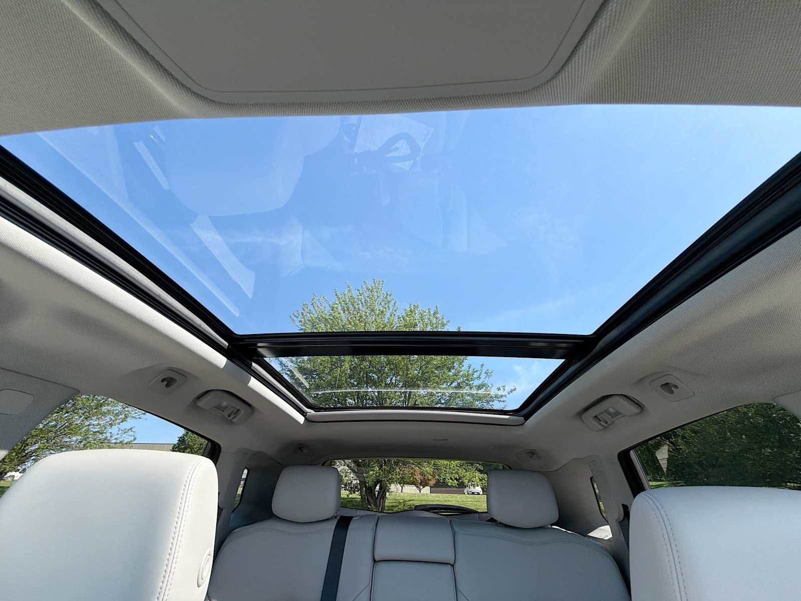 Used 2016 Cadillac SRX Luxury AWD/4WD image 16