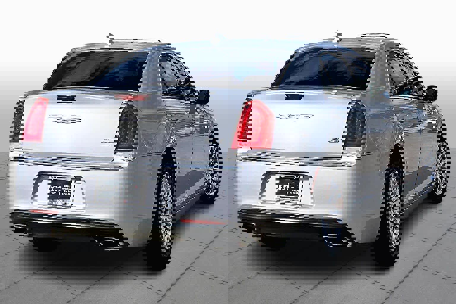 Used 2019 Chrysler 300 Touring L w/ Quick Order Package 22F image 12