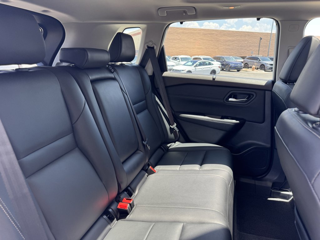 Used 2023 Nissan Rogue SL w/ SL Premium Package image 39