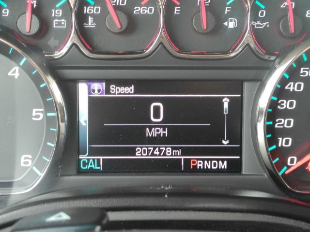 Used 2016 Chevrolet Suburban LT RWD image 46
