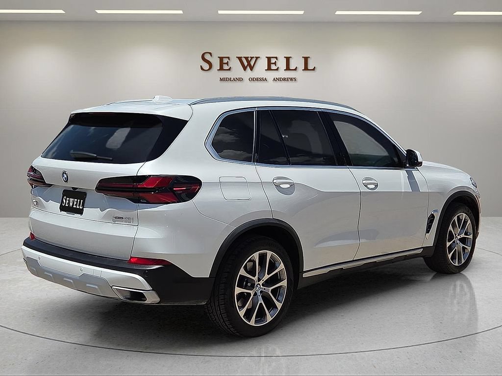 Used 2025 BMW X5 xDrive40i w/ Premium Package AWD/4WD image 4