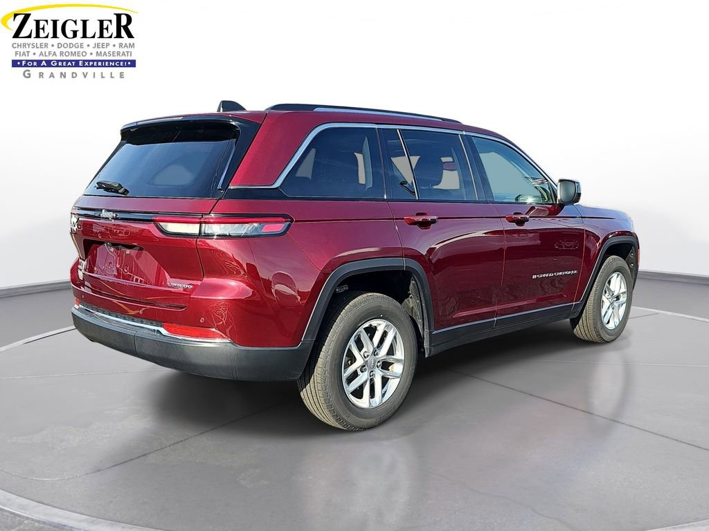 Certified 2023 Jeep Grand Cherokee Laredo w/ Luxury Tech Group I AWD/4WD image 5
