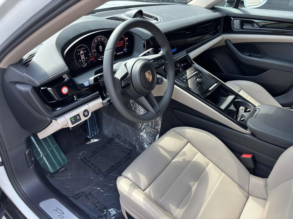 New 2025 Porsche Panamera image 4
