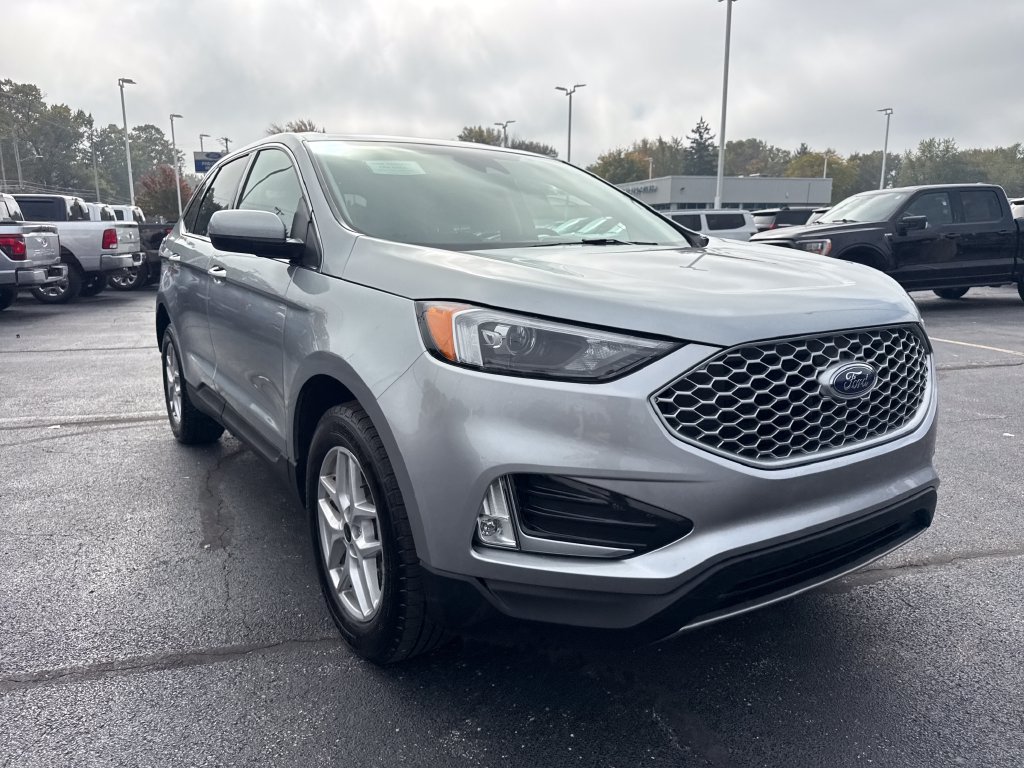 Used 2024 Ford Edge SEL w/ Convenience Package AWD/4WD image 4