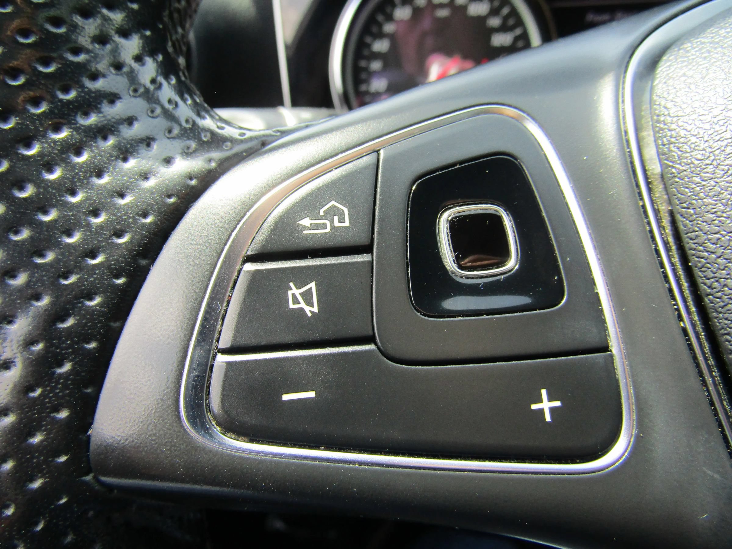 Used 2018 Mercedes-Benz E 300 4MATIC w/ Premium 1 Package image 26