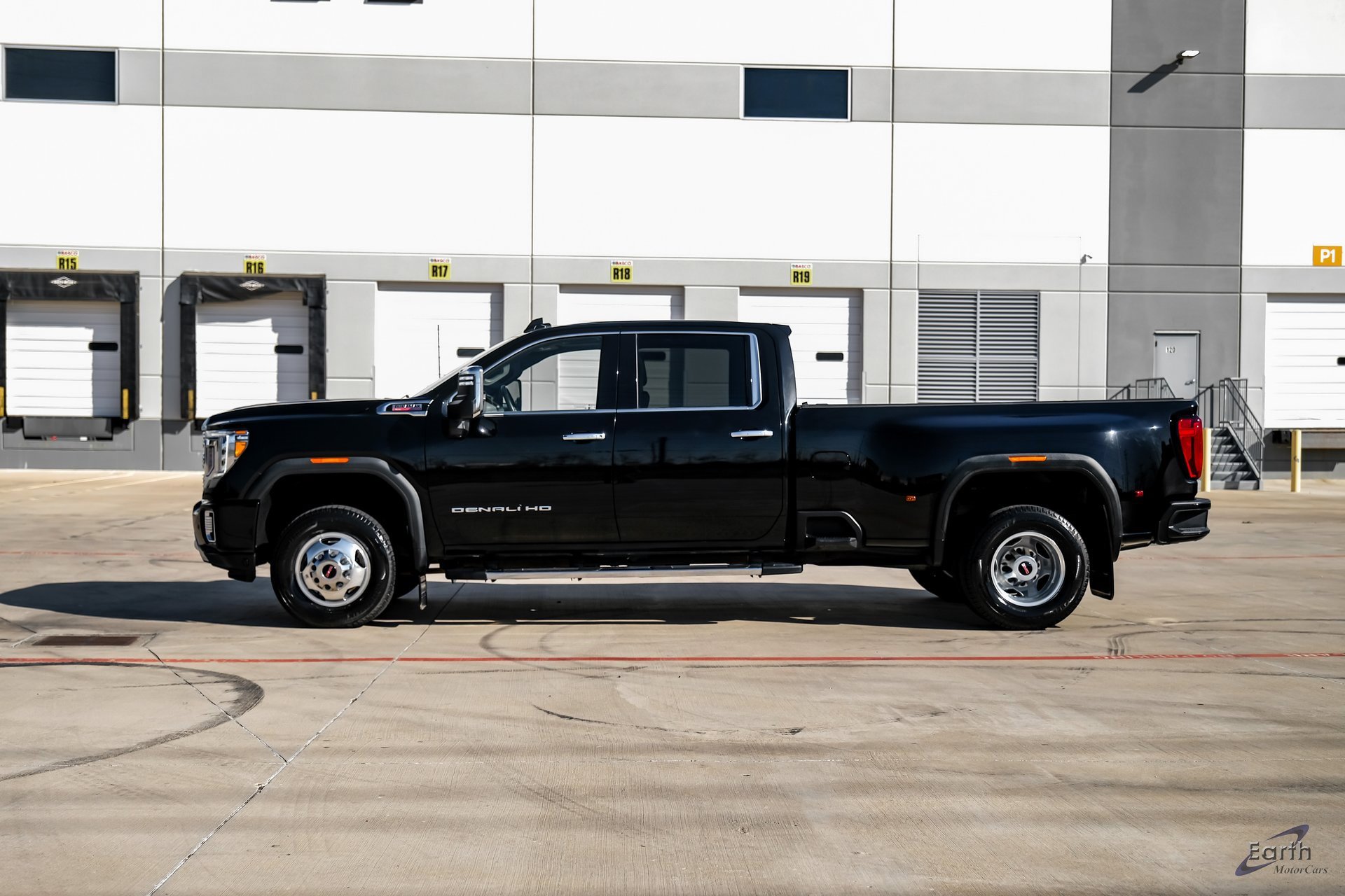 Used 2022 GMC Sierra 3500 Denali w/ Technology Package image 5