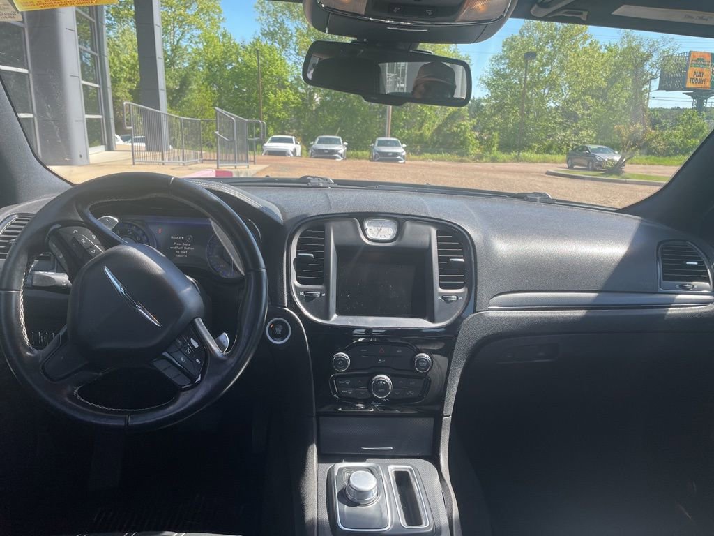 Used 2016 Chrysler 300 S image 15