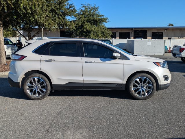 Used 2016 Ford Edge Titanium w/ Equipment Group 302A FWD image 2
