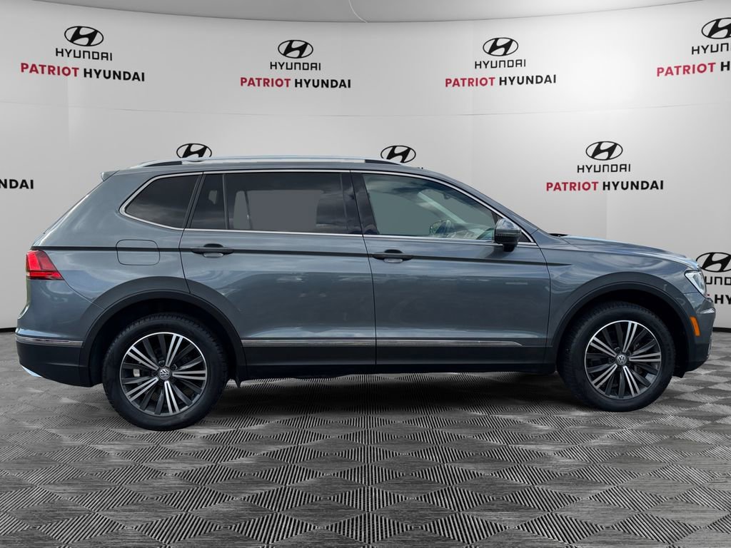 Used 2019 Volkswagen Tiguan SEL AWD/4WD image 2